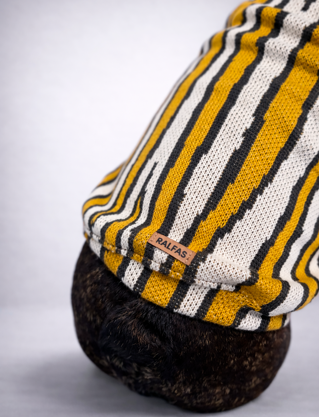 Chaleco Cuello Alto Zebra Mostaza